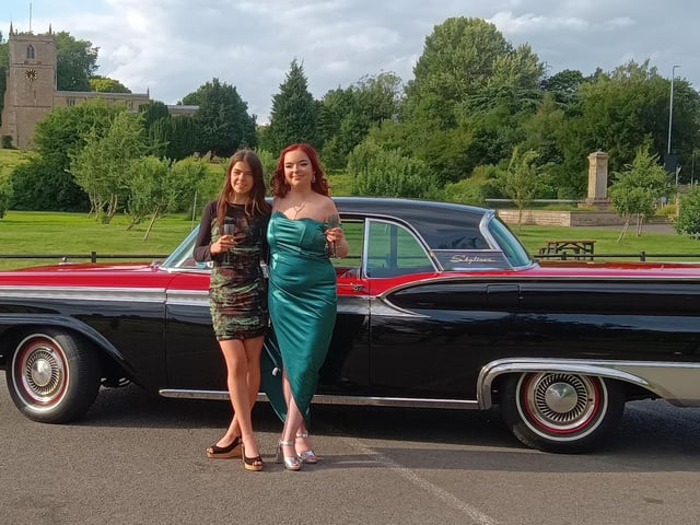 This pair wowed the crowds on Meden School's prom night.