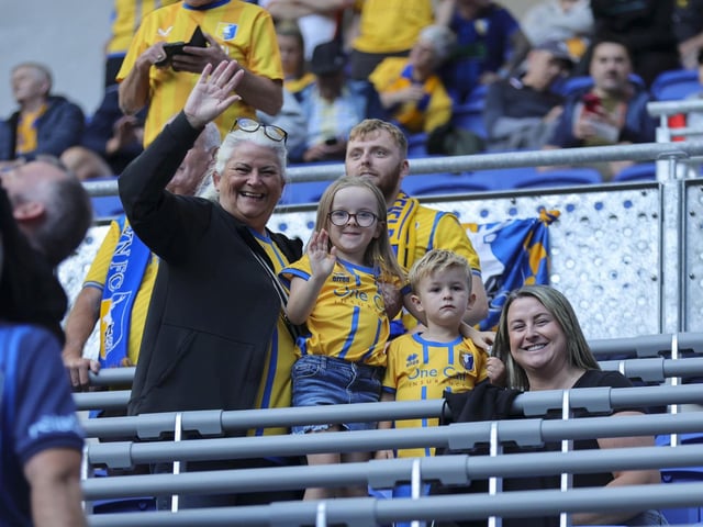 Mansfield Town made Everton work hard for victory after a dogged defensive display.