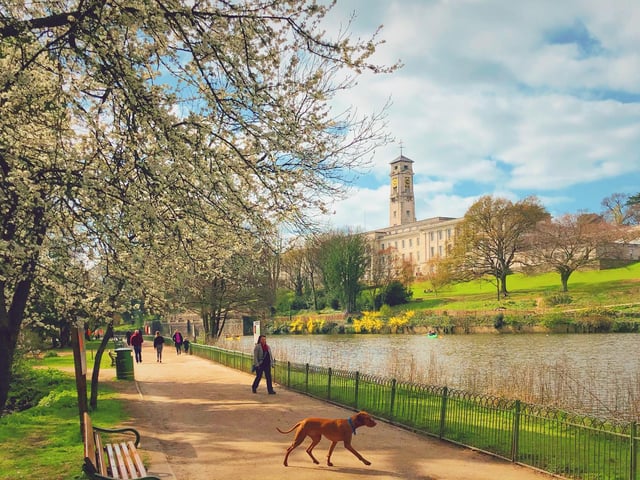 Highfields Park is made up of 121 acres of public space, in the west of Nottingham. Situated near the University of Nottingham campus, this park is well-known for its boat hire on the lake, kids play area and the variety of events at the Lakeside Arts centre.
Picture by Liyuan Liu