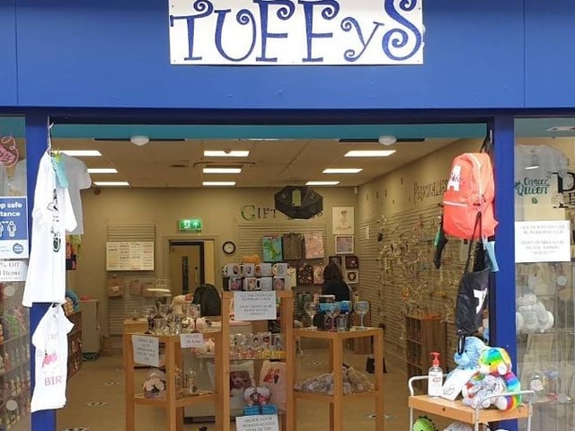Making Memories with Tuffys, Idlewells Shopping Centre, idlewells, Sutton-in-Ashfield NG17 1BN: They make and sell a variety of wax melts, candles, and other home-fragranced items. It is a family-operated business. They offer free postage on online orders over £30.