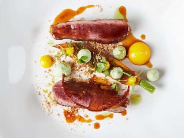 This restaurant provides a non pretentious fine dining experience amidst a striking rustic-chic setting. It’s inventive British menu features impressive options such as Chargrilled Fillet of Beef and Pan Fried Gilthead Sea Bream, along with plenty of tasty desserts.