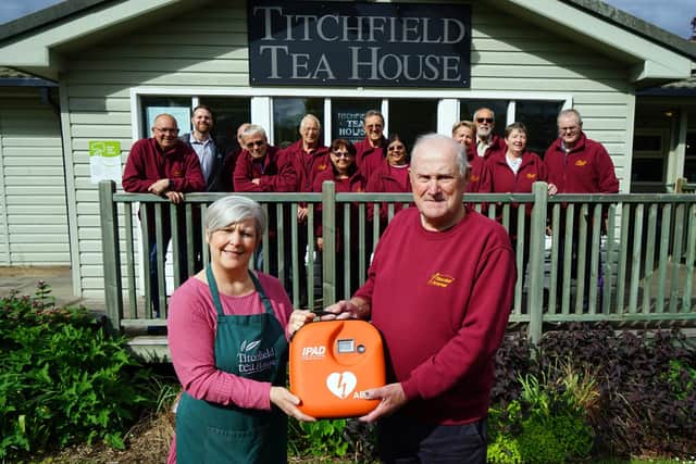 The unveiling of a new community-funded defibrillator at Tichfield Teahouse in Tichfield Park. Mansfield Petanque Club secretary Nick North and tea house manager Zoe Talbot.