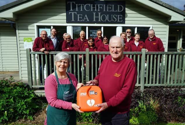 The unveiling of a new community-funded defibrillator at Tichfield Teahouse in Tichfield Park. Mansfield Petanque Club secretary Nick North and tea house manager Zoe Talbot.