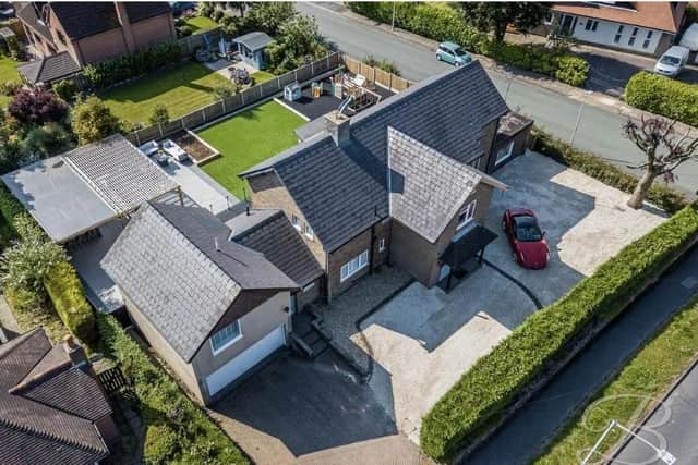 This 5 bed detached house in Lichfield Lane, Mansfield is on the market for £800,000 and has recently been refurbished to an impeccable standard.