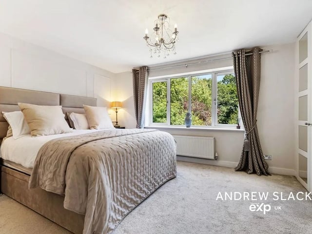 The sumptuous principal suite has its own luxury en-suite shower room and designer décor.