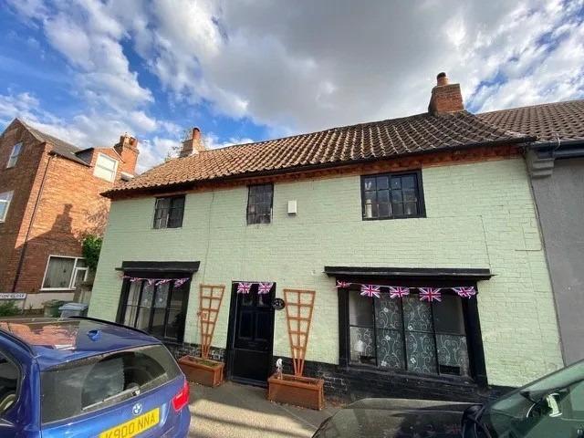 A Grade Two listed semi detached cottage with three bedrooms. The property is packed with character features. Contact Need2View Mansfield on 01623 355475.
