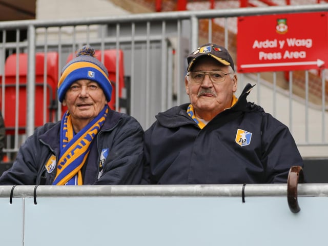 Mansfield Town suffered a rare defeat after being beaten at Wrexham.