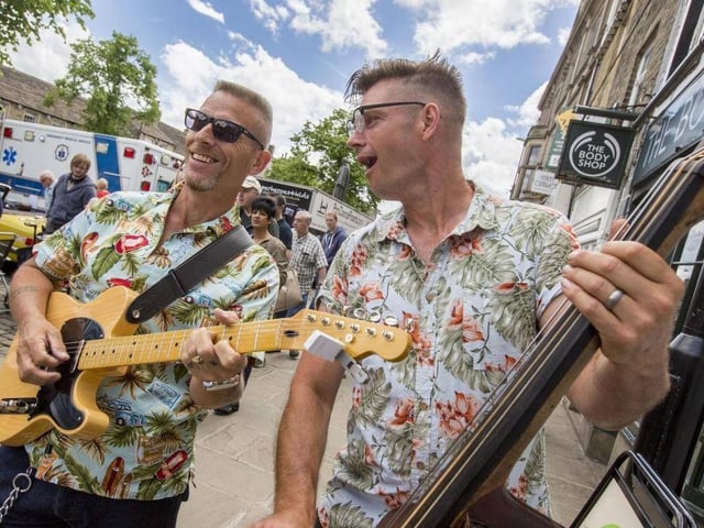 A medley of toe-tapping tunes from the Mansfield duo, The Moonshiners, will be the highlight of a picnic in the park event at Yeoman Hill Park in Mansfield Woodhouse on Thursday (12 midday to 2 pm). You're invited to take along your own picnic for an afternoon of entertainment, but free refreshments, including cakes, will be available.