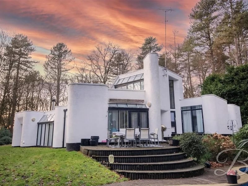 Set within the borders of Newstead Abbey Park, with impressive grounds, this home is sure to leave a lasting impression.