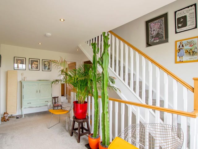 The landing has been decorated with a neutral tone.