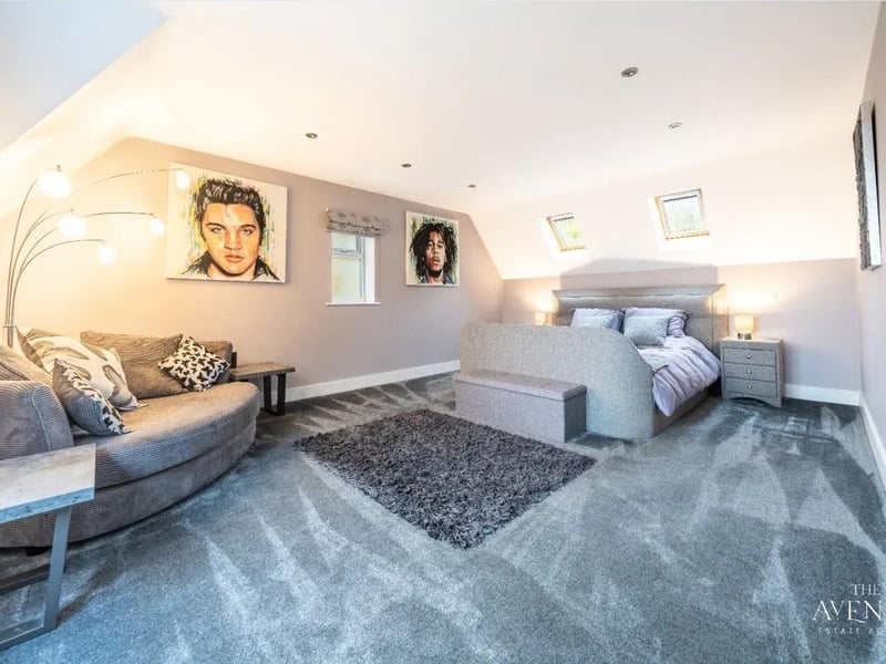 The property boasts over 3,000 sq ft in size, boasting 5 great size bedrooms, 4 featuring en-suites