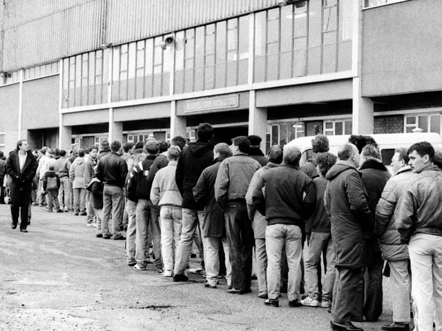 Long lines gather at the Mansfield Town ticket office in 1990.