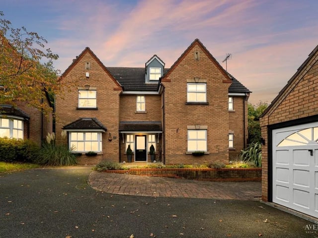 This incredible home is tucked away, whilst boasting a lovely driveway and a double garage
