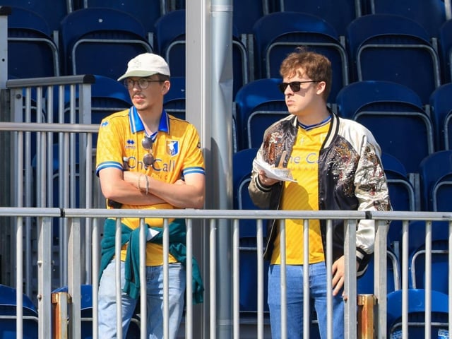 Mansfield Town were beaten after letting a 2-0 half-time lead slip away.