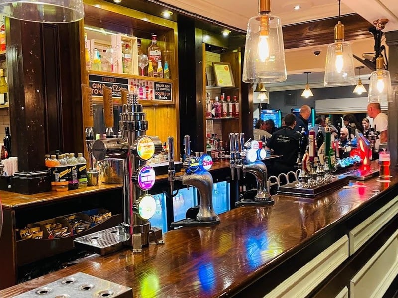 Sizable pub/restaurant with real ales and modern pub grub and global classics, plus outside tables. Rated: 4.2 (1803 reviews)