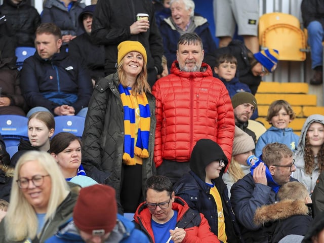 A sloppy Mansfield Town were well beaten by Reading on Easter Monday.