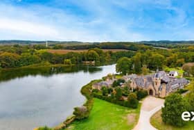 Set within an exclusive courtyard, overlooking Newstead Abbey ‘Gable End’ is full of character features and a wealth of grandeur
