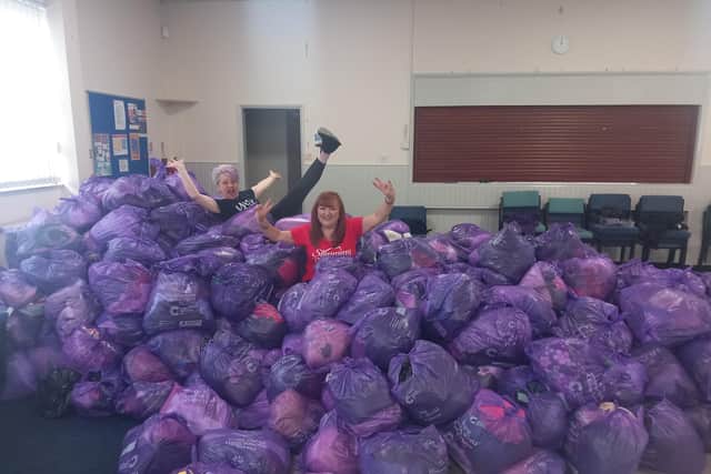 Slimming World members across Mansfield raised over £16,000 for Cancer Research UK by donating clothes they no longer wear to the charity’s Sutton shop.