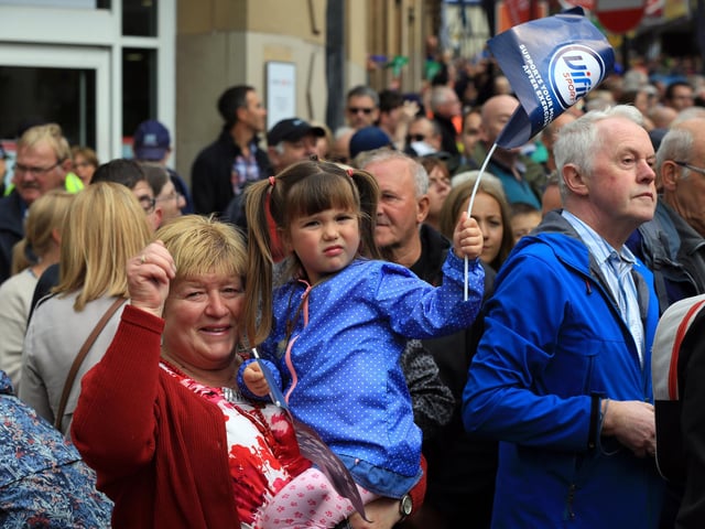 Crowds gather at the start in Mansfield.