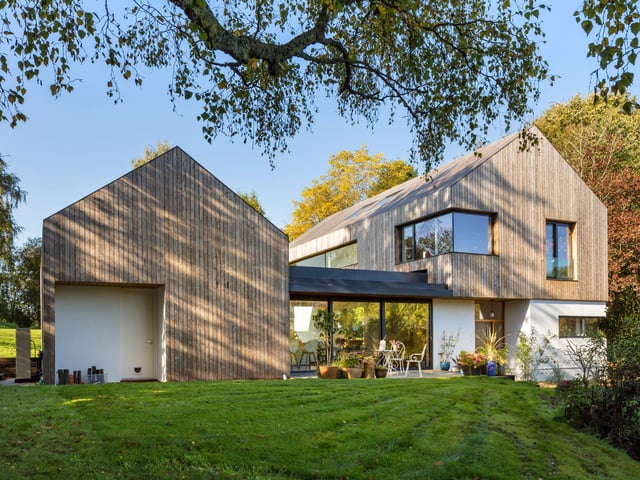 An exterior view of the Kebony-clad new family home in Braishfield, Hampshire.