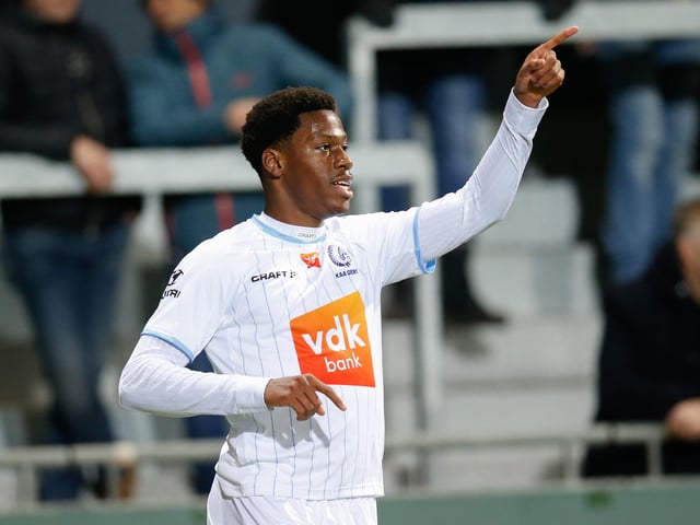 Leeds United are said to have taken "concrete steps" in the race to sign Gent's €35m-rated star Jonathan David, but the player is still said to prefer the idea of a move to France. (Daily Telegraph)