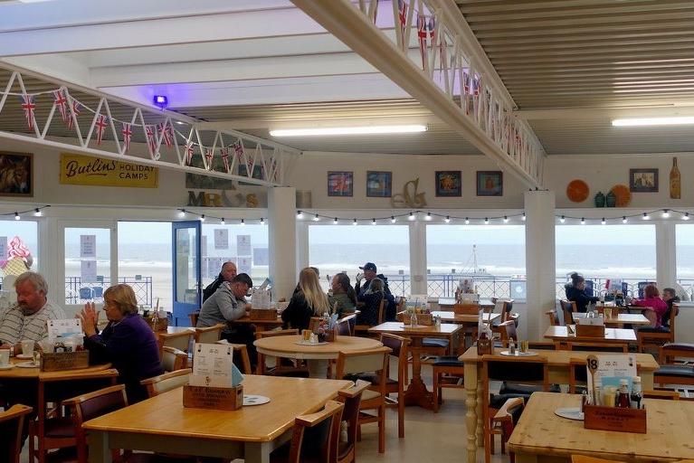 I'm not gonna lie, I love this place. The cafe offers a great memu full of traditional home cooked food and is the ideal place to recharge and refresh There's nothing fancy about the place, but it;s great at what it does - offering tasty food at a tasty price.