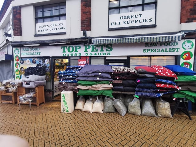 Top Pets, located at 7/8 Outram Street in Sutton, has a rating of 4.8 on Google reviews.