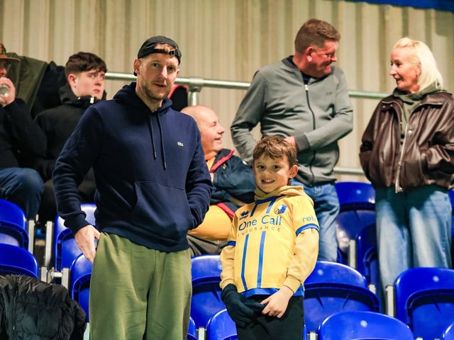 Mansfield Town were unable to bag all three points despite Oxford being reduced to nine men for the closing stages.