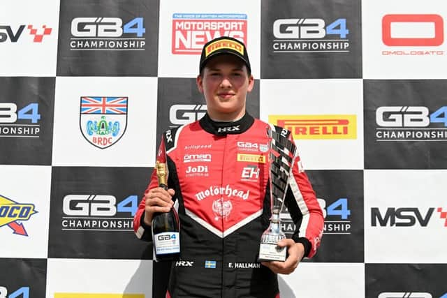 Two podiums for Enzo Hallman kept him in P3 in Drivers’ Championship.