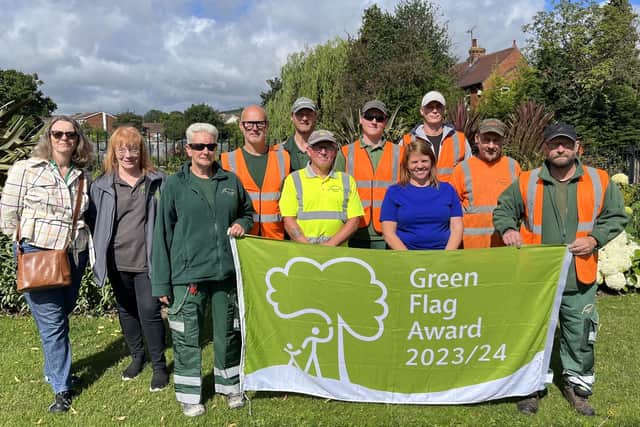 Mansfield Council parks staff with the Friends of Yeoman Hill Park group. (Photo by: Mansfield Council)