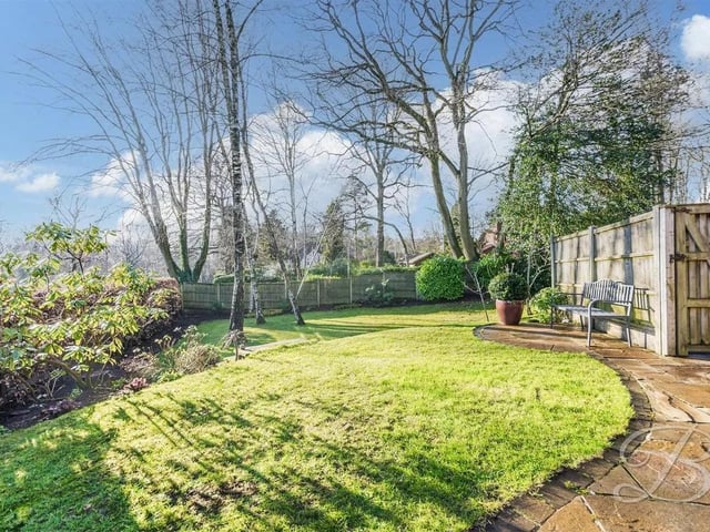 Enclosed garden to the rear with a lawn, patio seating area and hedge surround offering a degree of privacy, making this the perfect space for you to enjoy all year round.