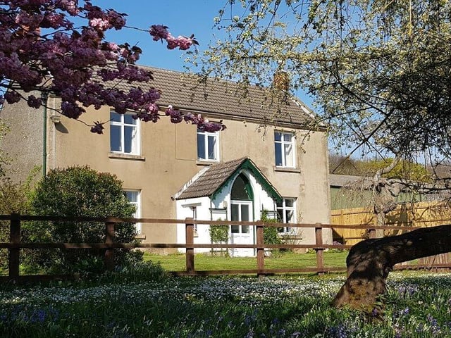 Forest Farm Papplewick was highly rated on Tripadvisor for two guests. The Toy Room at Forest Farm is a quirky retreat set privately within the Farm House on a working farm surrounded by forest and countryside, and only a short drive from Nottingham city and the market town of Mansfield.