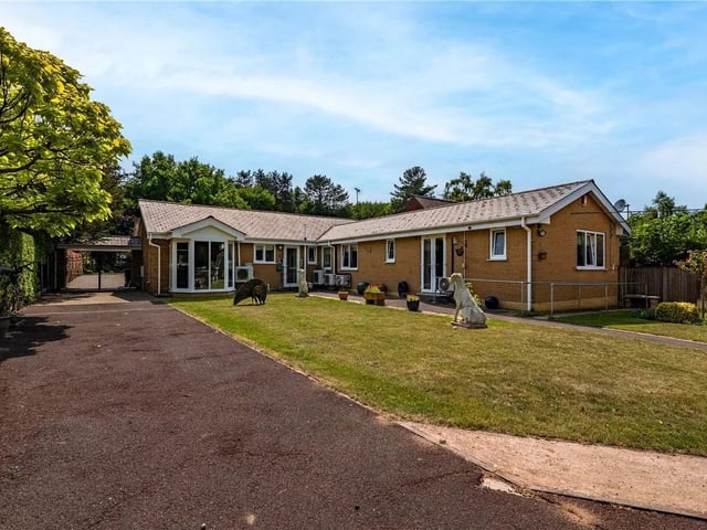 This well-proportioned detached three-bedroom, three reception room bungalow is situated within a substantial sized plot, that is approximately just over half an acre, on the outskirts of the popular residential village of Ravenshead. The property comprises of entrance porch, kitchen diner, lounge, dining room, snug, utility, family bathroom, three bedrooms two of which also have ensuites. To the front of the property is a large garden with electric gated access, fenced boundaries and a sweeping driveway which leads to the rear of the property. To the rear is a substantial sized garden that has been beautifully maintained and a double garage with store on the side.