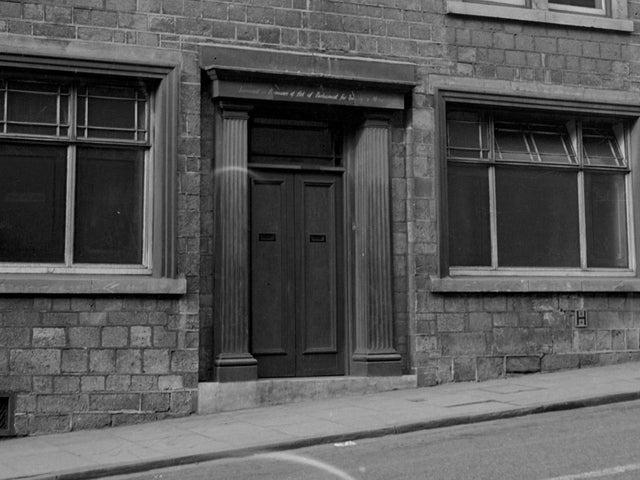 The original Green Dragon on Broomhill Lane, Mansfield, closed in 2009.