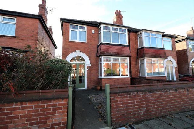 Viewed 1463 times in the last 30 days. This three bedroom house is being marketed by Merryweathers, 01302 457671.