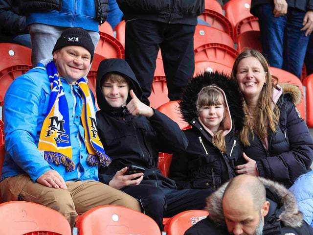 Mansfield Town kept up their good run of form with victory at Doncaster.