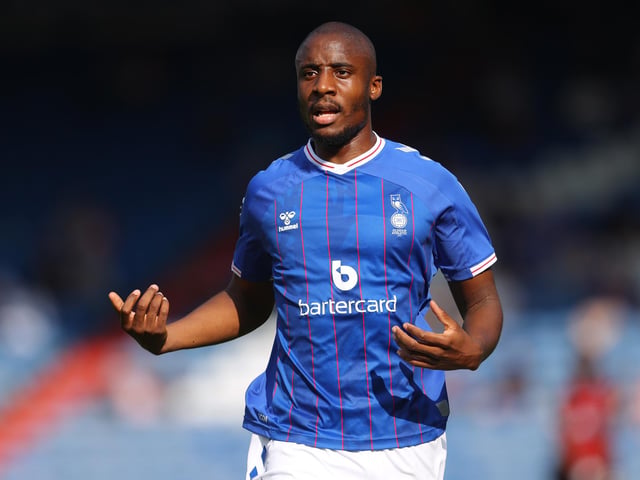 Right-winger Dylan Bahamboula scores highest for his pace with 82. It is made up of 83 for acceleration and 82 for spring speed. He has a dribbling rating of 68, but defending is not one of his strong points (42).