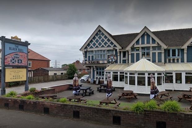 Come along for Fizz Friday from 5pm - enjoy a a quiz, with free half time food, and rock and roll bingo, plus music and karaoke.