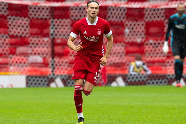 A very clean shirt from Aberdeen with a beautiful collar and cuffs. Red and white just go, and along with the sponsor makes this kit very fresh. Lovely kit from Adidas and the Dons.