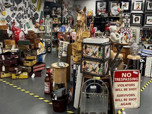 Harrisons Antiques centre & Auction rooms, Lidget Lane, Rotherham, has a 4.7 rating based on over 400 Google reviews. The business is a short drive from Worksop town centre.