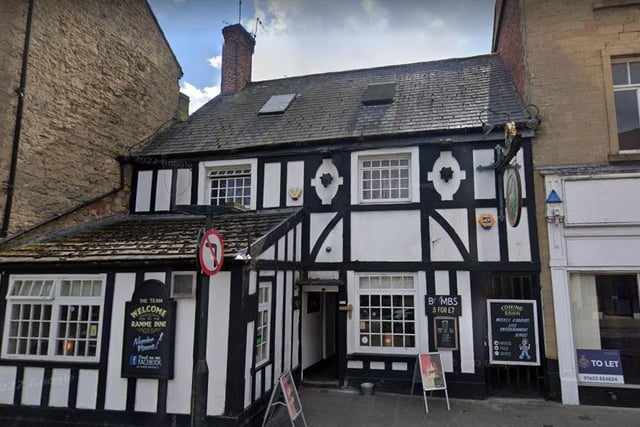 Reviews of this old town centre pub rave about its 'great atmosphere' and 'friendly staff'. The building is four centuries old and had connections with the wool trade, hence its name. Pop in for a cosy pint.
