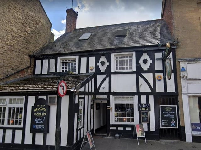 Reviews of this old town centre pub rave about its 'great atmosphere' and 'friendly staff'. The building is four centuries old and had connections with the wool trade, hence its name. Pop in for a cosy pint.