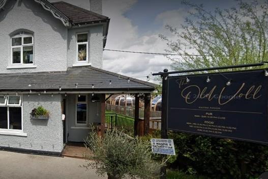 The Old Volunteer, received two AA rosettes. One inspector described it as "British and international cooking in a stylish roadside pub”