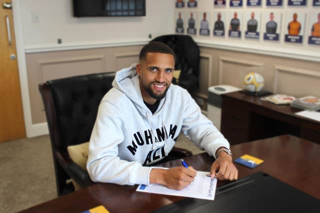 Jordan Bowery signs his new two-year Stags deal.