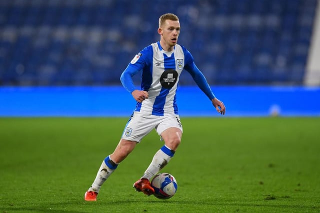 Sheffield United, Newcastle and Crystal Palace have set their sights on Huddersfield Town midfielder Lewis O’Brien. He was linked with Burnley earlier this month. (Football Insider)