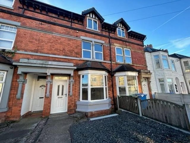 Discover this beautifully presented four-bedroom property on the sought-after West Hill Drive in Mansfield. Generously proportioned and freshly renovated throughout, this home offers modern comfort, flexible living space and an excellent location perfect for families and professionals alike. Contact Zebra Sales & Lettings on 01623 355548.
