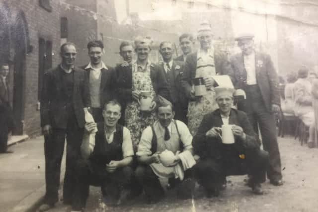 Foster Street in Mansfield with Fred Wright on the back row.