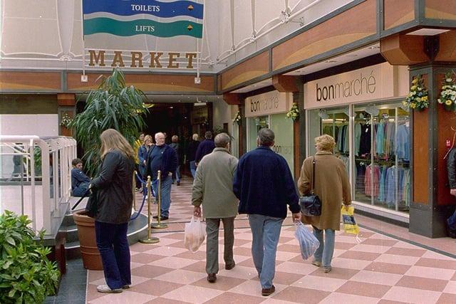 Here is a photo from inside the shopping centre in 2001.