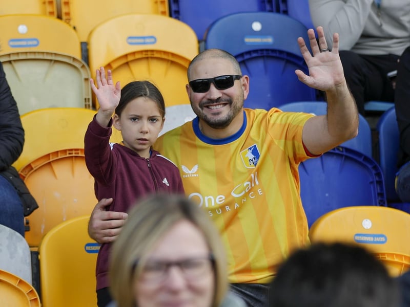 A Will Evans double helped Mansfield Town make it five League One wins in a row.