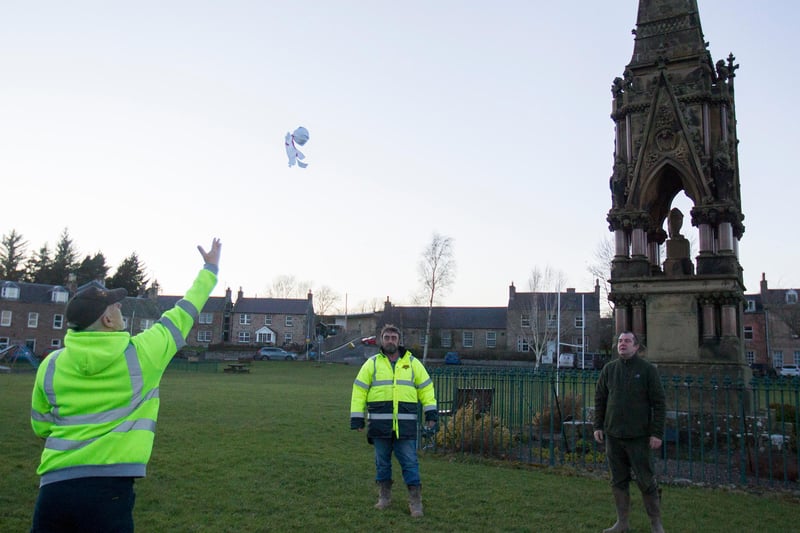 Hand Ba Stalwart 'Beak' Crawford puts up a Ba on Denholm Green to keep the tradition and recognise our frontline workers, with 'uppies' Alan Cook and John Johnstone.